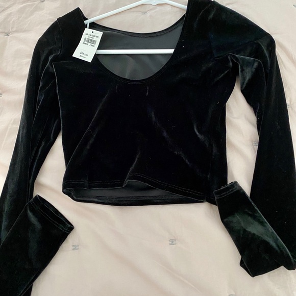 New Abercrombie Velvet Crop Top - Picture 2 of 6